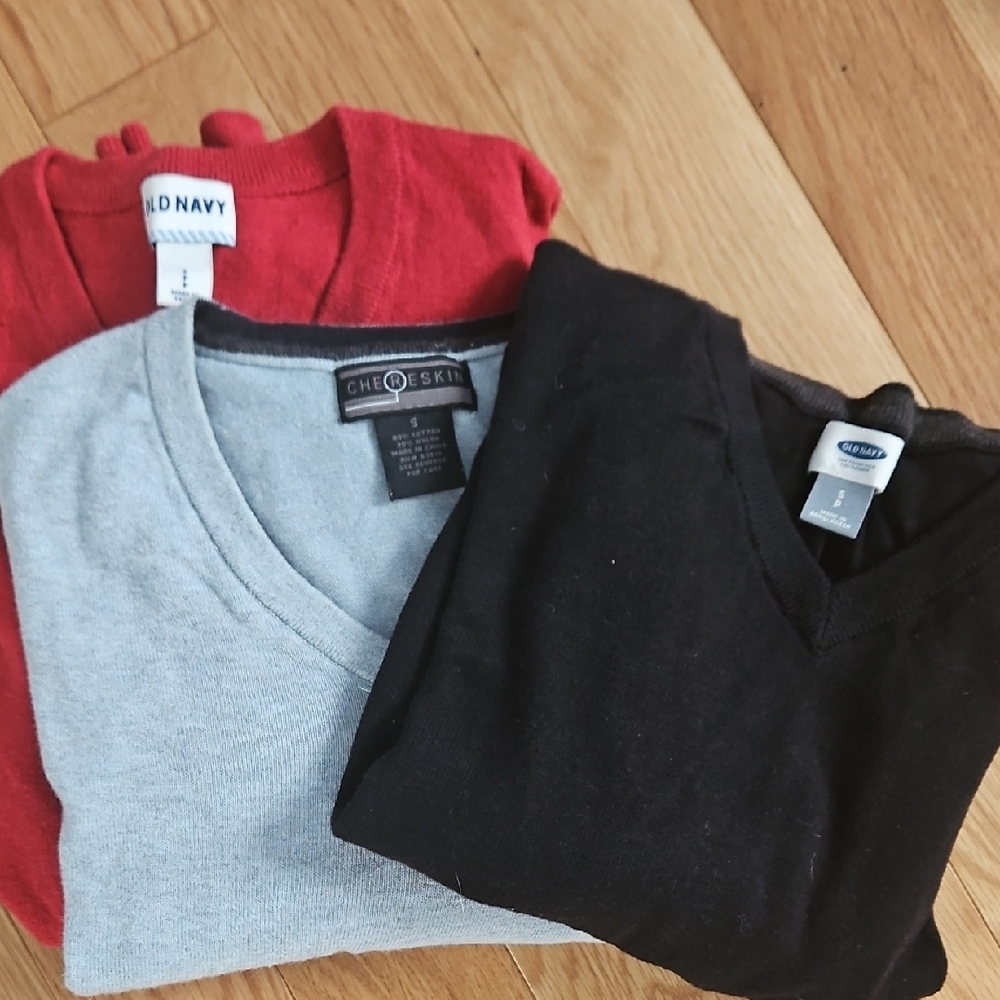 3 V-Neck Sweaters Size Small